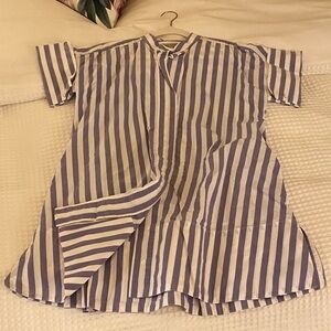 Banana Republic women’s size xs Striped Blue and White Kids top/dress
